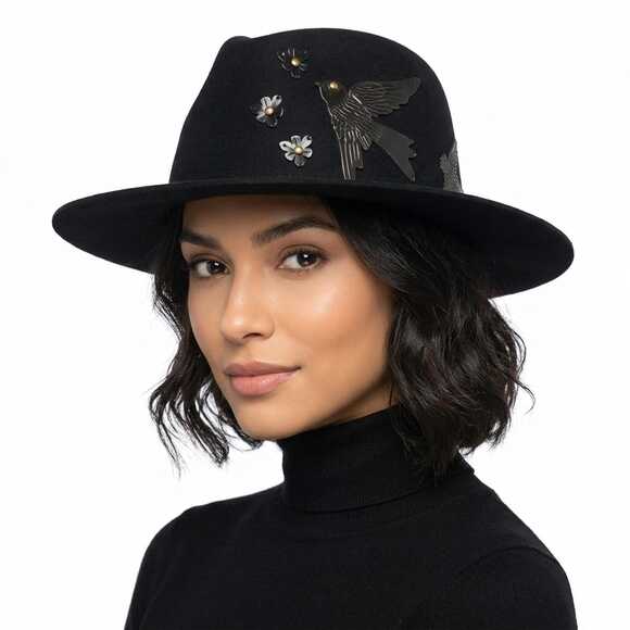 Giovannio New York Accessories - Hat with bird and flower patches by Giovannio New York